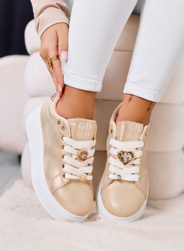 CETTY - Sneakers oro con charms gioiello e suola platform bianca