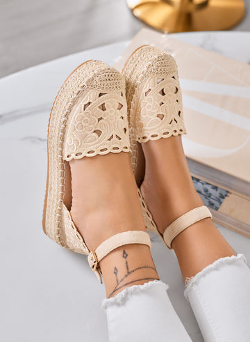 CRISTY - Espadrilles beige bordadas con cinturón al tobillo y suela platform de cuerda
