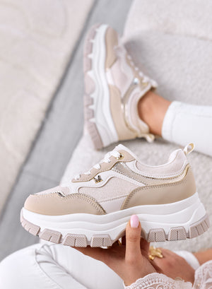 DELIA - Zapatillas Beige con Detalles Dorados y Suela Gruesa