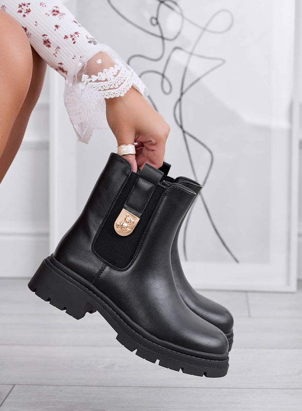 EMILIANA - Botines negros con resorte lateral y aplicación dorada
