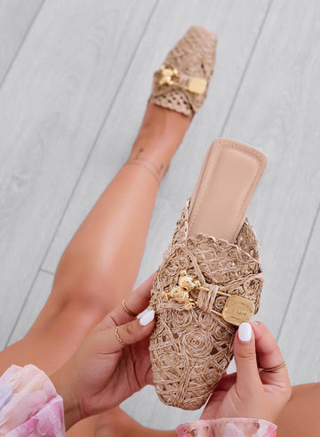 FIESTA - Alpargatas tipo sabot de barro bordadas con osito dorado