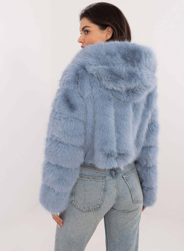 Chaqueta corta de eco-pelusa con capucha de pelo largo azul