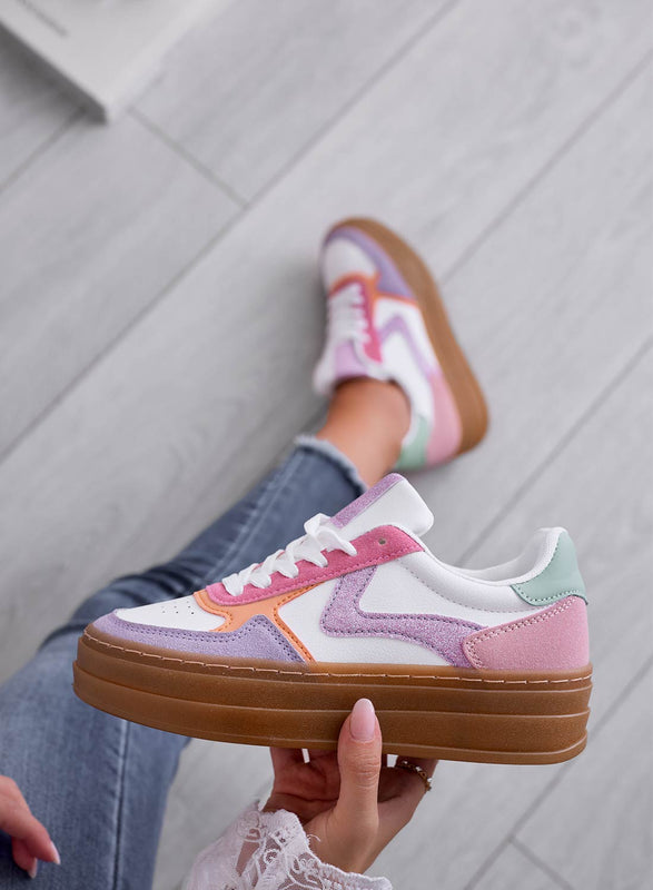 Zapatillas multicolor moradas con suela de goma