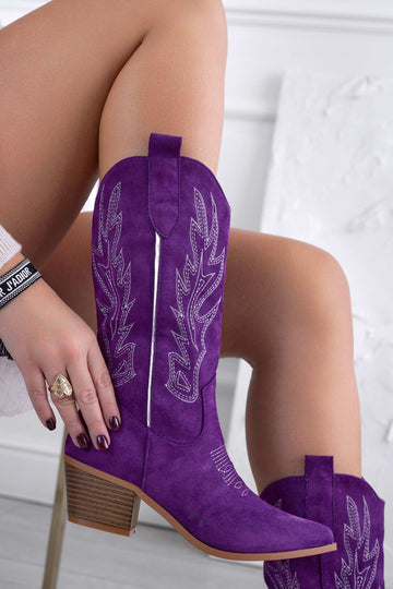 Botas camperas moradas con bordado