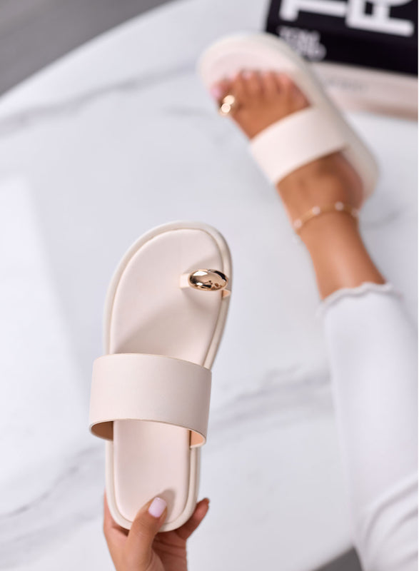 JUDITH - Cream Platform Flip-Flop Sandals