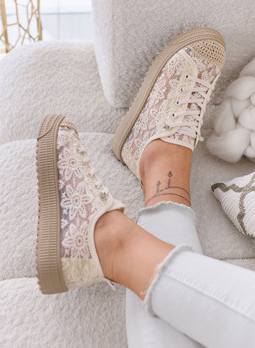 KISHA - Zapatillas beige de encaje con efecto transparente