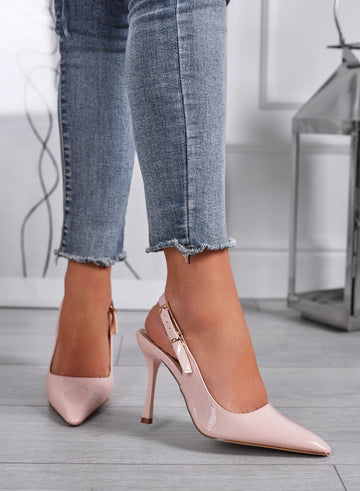 ADRIA - Décolleté slingback nude de punta en charol con tacón de aguja