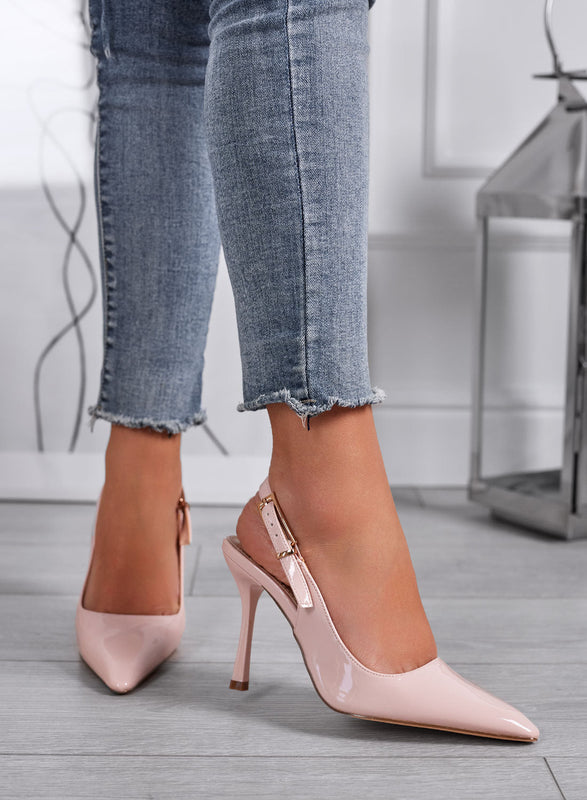 ADRIA - Décolleté slingback nude de punta en charol con tacón de aguja