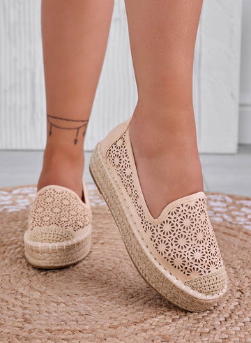 Beige embroidered espadrilles with wedge heel