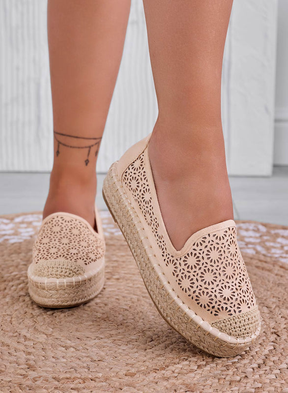 Beige embroidered espadrilles with wedge heel