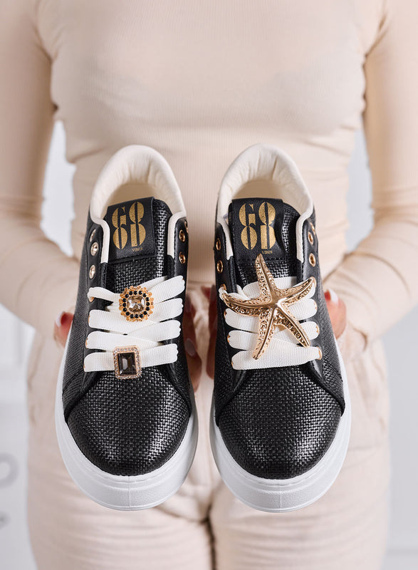 LINDA - Zapatillas Negras con Apliques de Joya dorados y Suela Plataforma