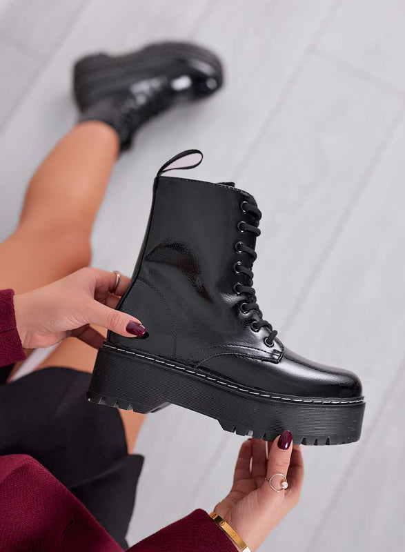 LUANA - Botas militares de charol negro con cordones