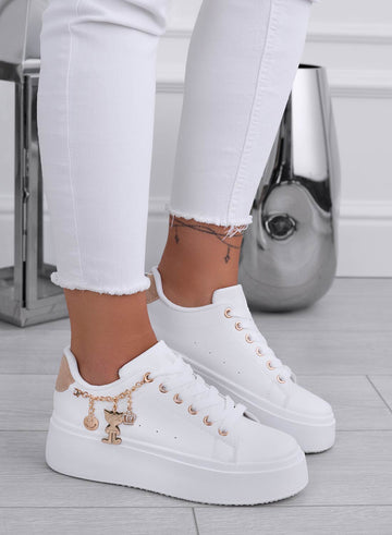MARBELLA - White sneakers with mud-colored heel and gold charms