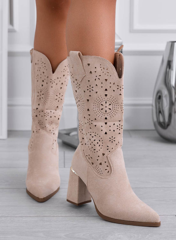 MARIGOLD - Botas camper beige perforadas con tacón cómodo