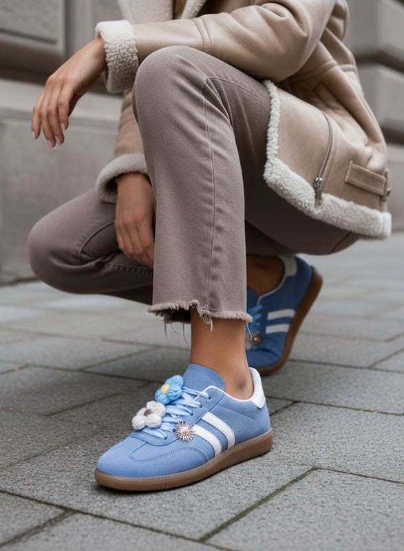 MELISSA - Blue and beige sneakers with crochet flowers