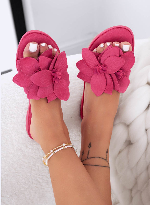 MELODY - Sandalias tipo zapatilla fucsia con flor aplicada