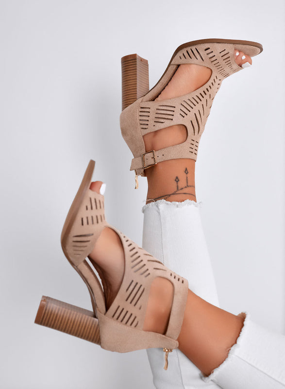 MILLER - Sandalias color fango Perforadas con Tacón Largo Efecto Madera
