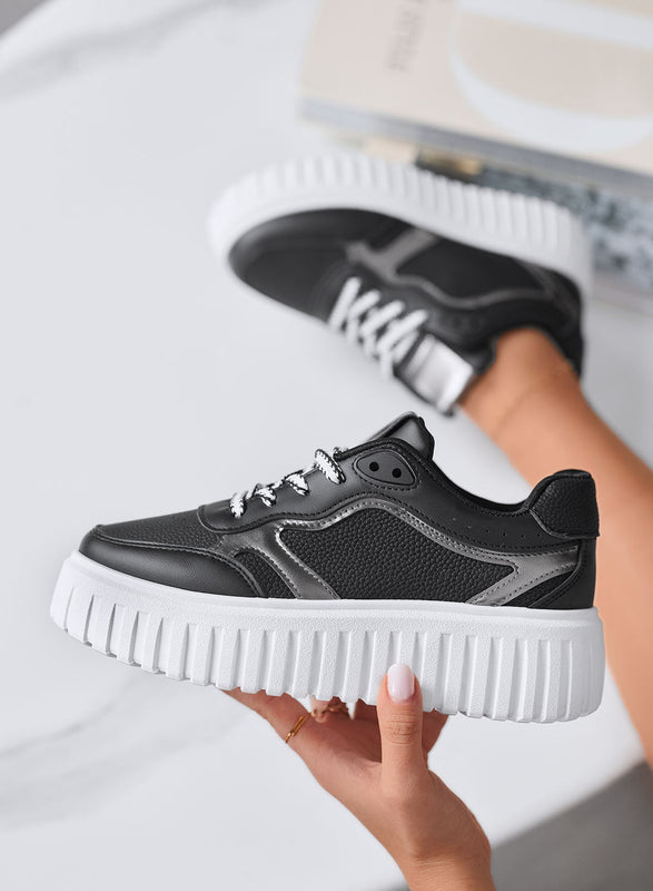 PAMELA - Zapatillas negras con plataforma y detalles en gris metalizado
