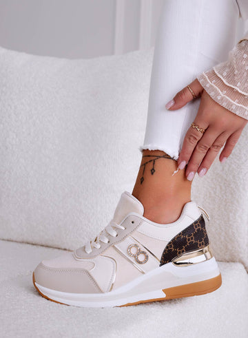 Zapatillas beige con inserto estampado