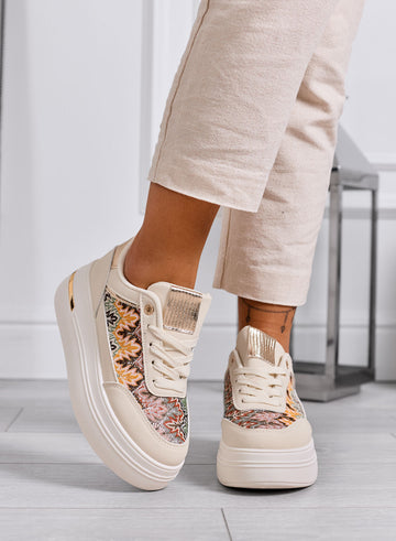 PRAGA - Zapatillas beige con plataforma y detalles en tejido estampado