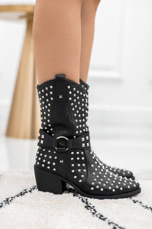 PRETTY - Botines camperos negros con tachuelas