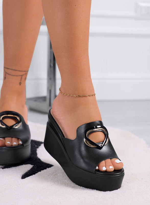 SAMANTHA - Sandalias tipo sabot negras de mujer con cuña y detalle de corazón