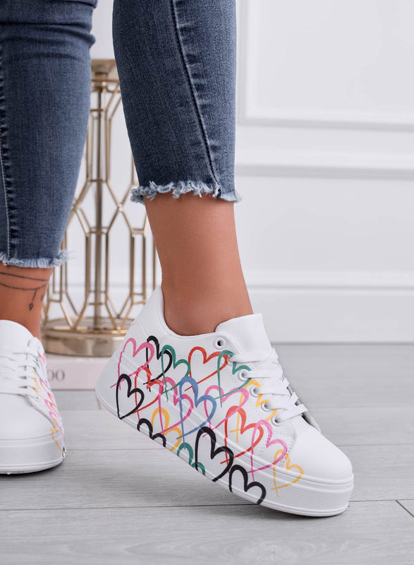 SHEBA - Zapatillas blancas con estampado de corazones multicolor
