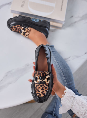 URSULA - Mocasines negros para mujer con suela tipo carrarmato, inserto de leopardo y hebilla dorada