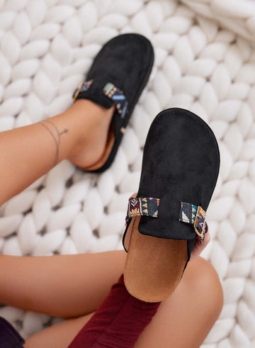 YODA - Zapatillas tipo sabot negras con hebillas de colores