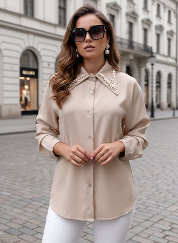 Chemise beige avec col col orné