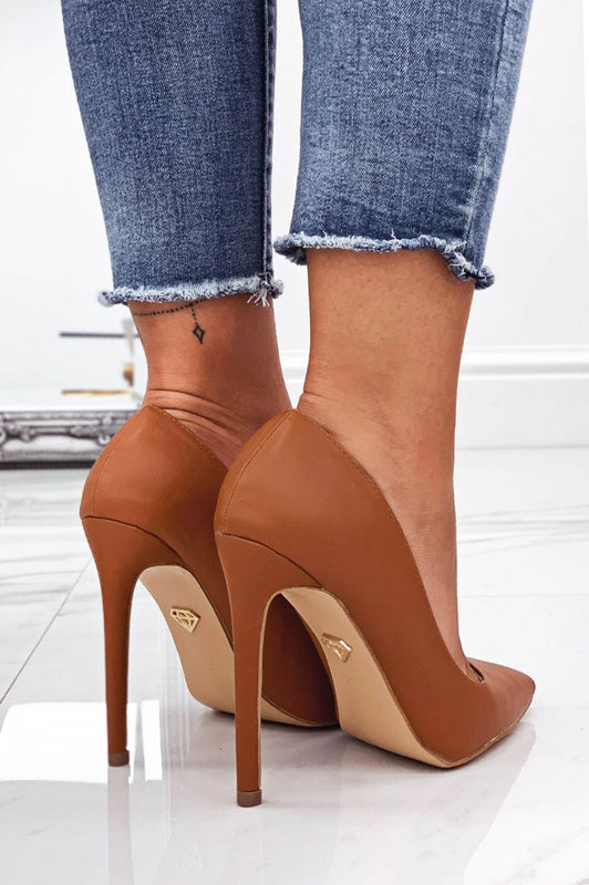 Camel faux leather pumps with high heel