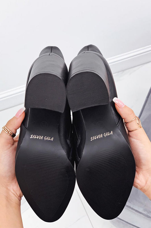 Black ankle boots in faux leather with comfortable heel