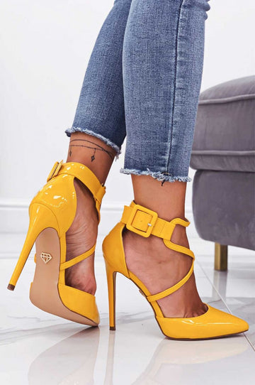 CLIO - Zapatos de charol amarillos con tacón de aguja y hebilla