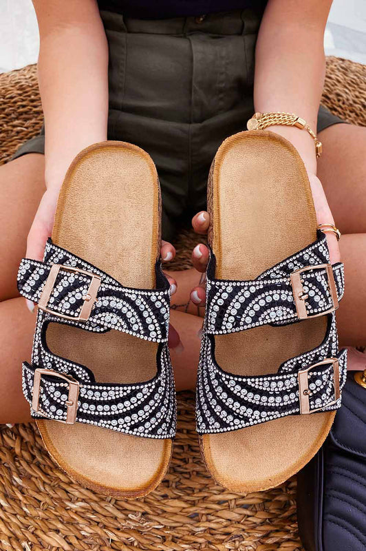 Sandalias tipo chancla negras con hebillas y strass