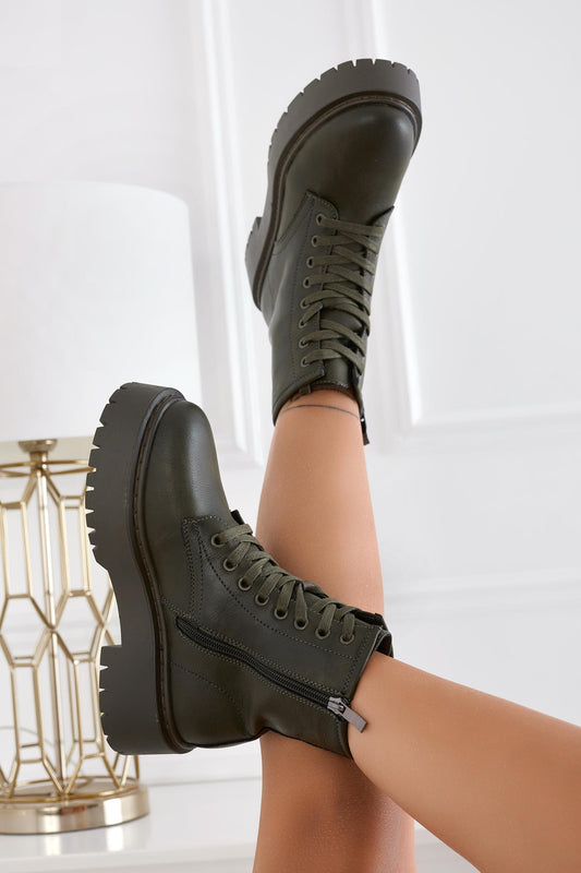 YARA - Stivaletti verdi anfibi con lacci