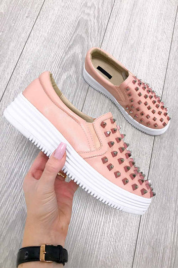 Slip on rosa de piel sintética con tachuelas