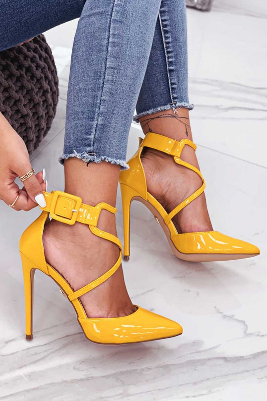 CLIO - Zapatos de salón amarillos de charol con tacón alto y hebilla