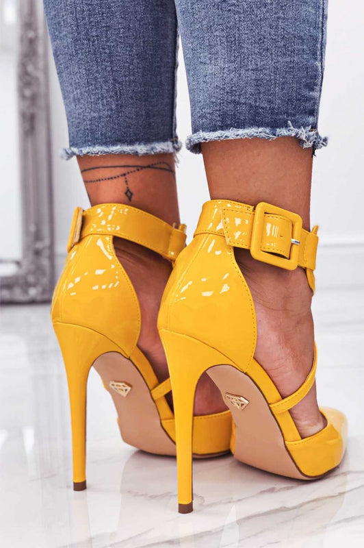 CLIO - Yellow patent leather pumps with stiletto heel and buckle