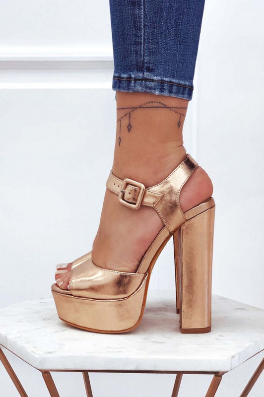 Sandali oro rosa metallizzati con tacco alto