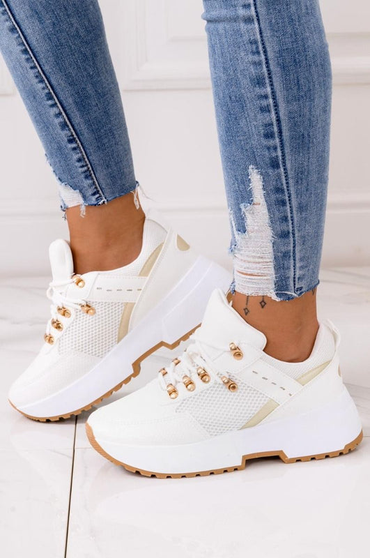 Sneakers bianche con suola spessa e inserti oro