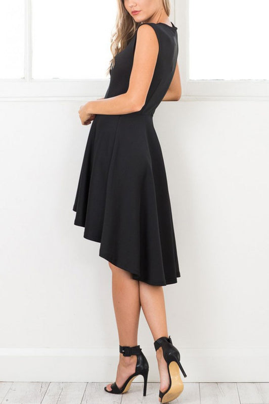 Sleeveless dress with pleated skirt - Black