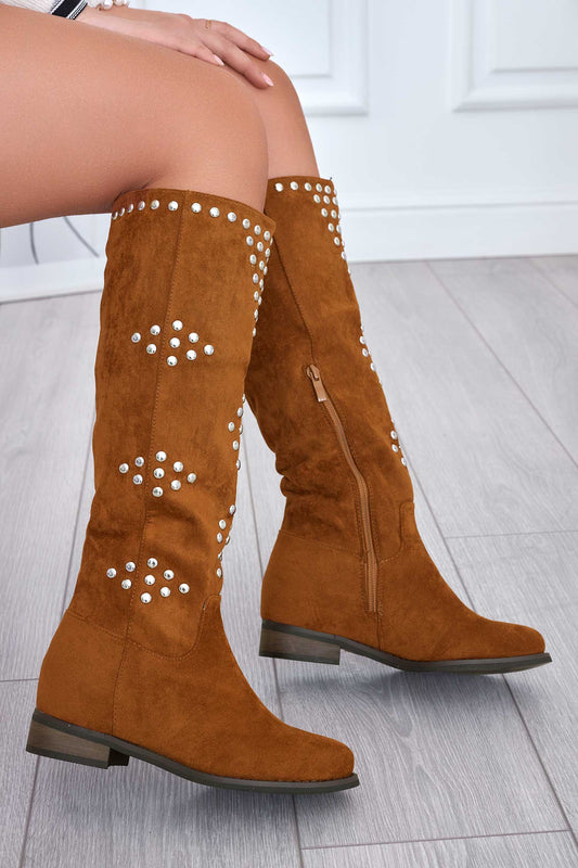 Bottes marron en daim avec clous