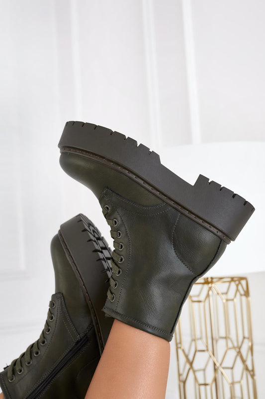 YARA - Stivaletti verdi anfibi con lacci