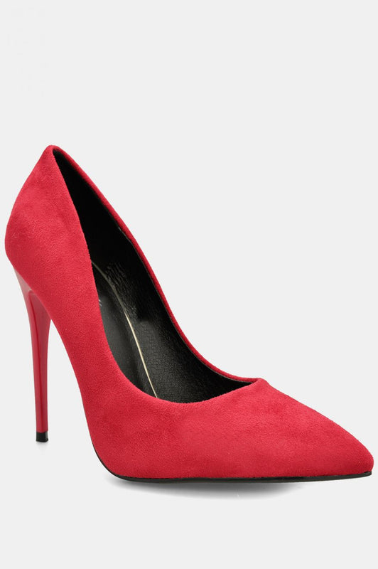 Zapatos de salón rojos de ante con tacón de aguja