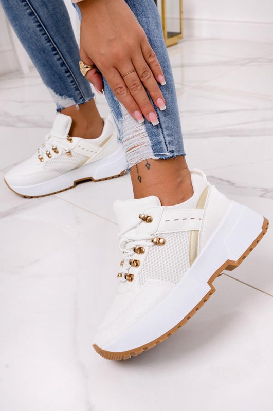 Sneakers bianche con suola spessa e inserti oro