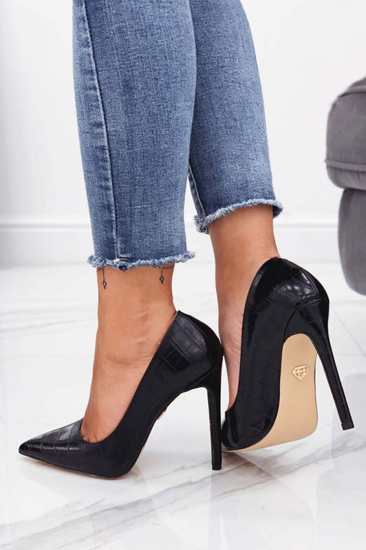 Decolletè nere in finta pelle coccodrillo con tacco alto