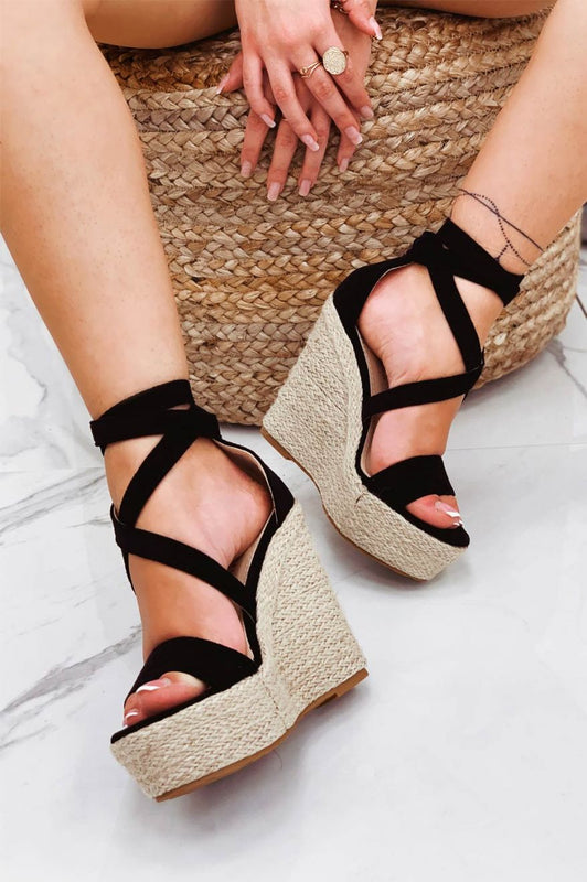 Sandales noirs à lacets avec semelle compensée en corde