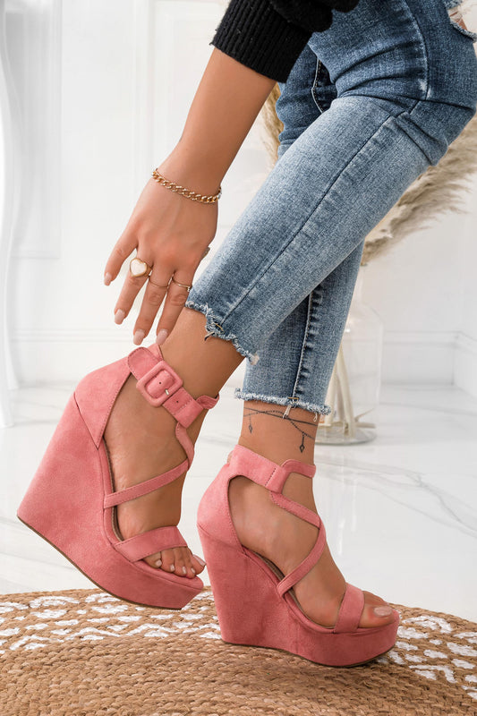 Sandalias rosas de ante con cuña