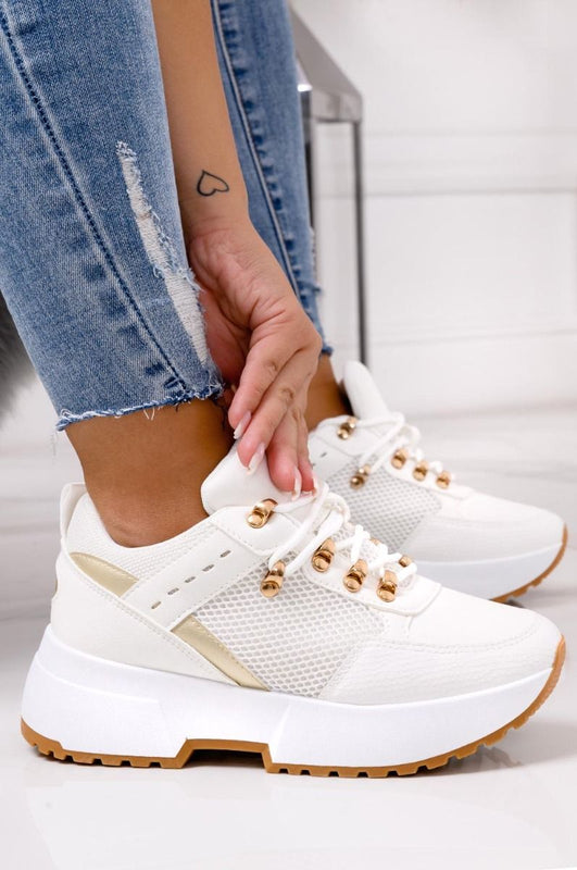 Sneakers bianche con suola spessa e inserti oro