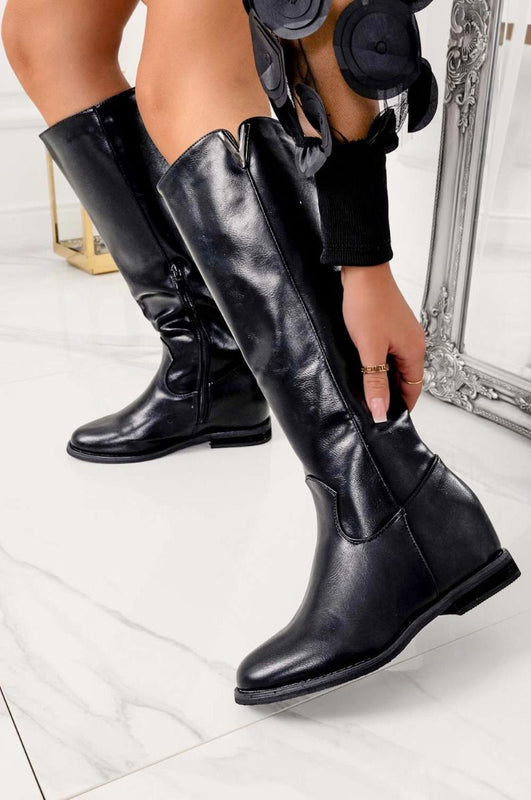 Bottes noires mi-mollet avec semelle compensée intérieure